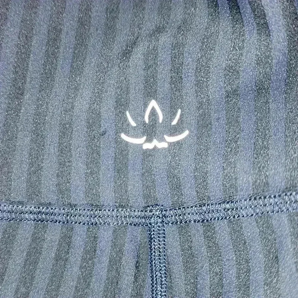 Beyond Yoga Caught in nocturnal navy - Picture 3 of 3